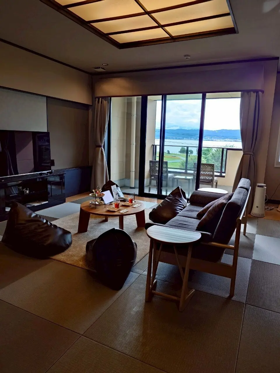 湖畔の洋館　かたくらシルクホテル