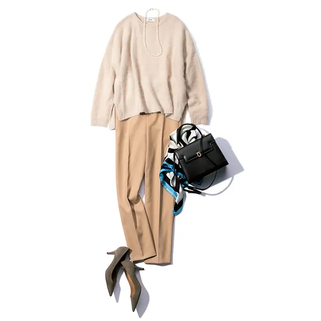 柔ベージュニット