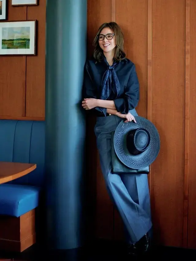 【Jマダムに似合う「主役ネイビー」コーデ3選】取り入れるだけで品よくかっこいい人に！