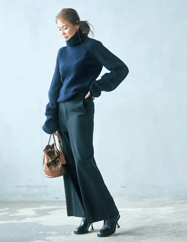 50代ワードローブの定番「最強の黒パンツ」かっこよくて女らしい