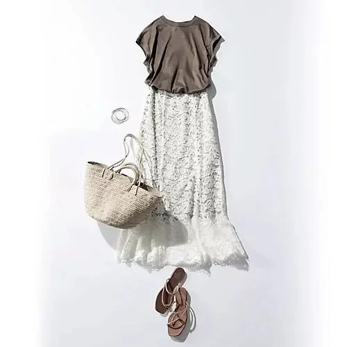 【50代 初夏ファッション】気温25度を快適に過ごせる服装は？初夏のおすすめコーデ10選