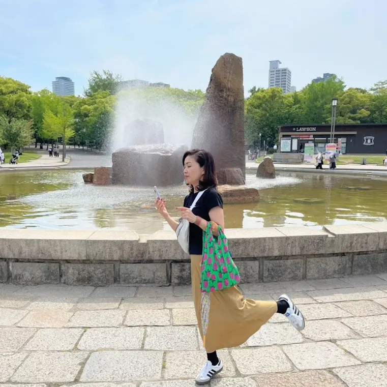 大阪城公園噴水　23区　adidas samba アニエスベー　レスポートサック