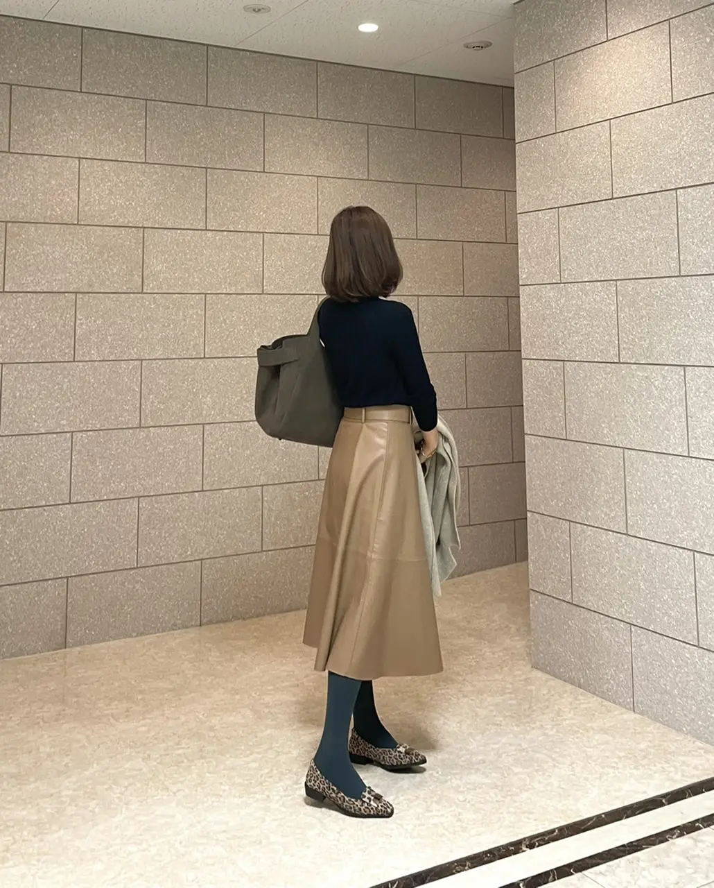 ZARAの使えるエコレザースカートの画像_2