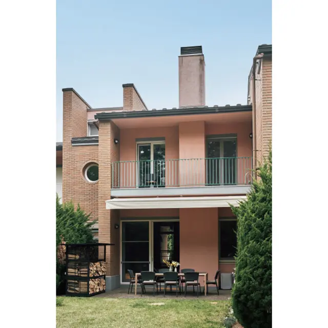 2階建てが連なる集合住宅