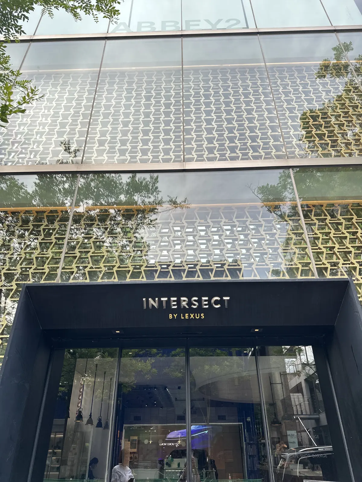 大人のための上質空間──表参道『レクサスの画像_11