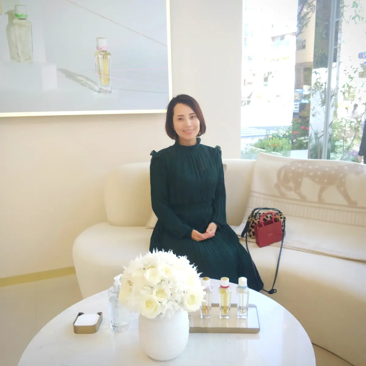 「カルティエフレグランスポップアップ」表参道、40代ファッション、ザラのワンピース