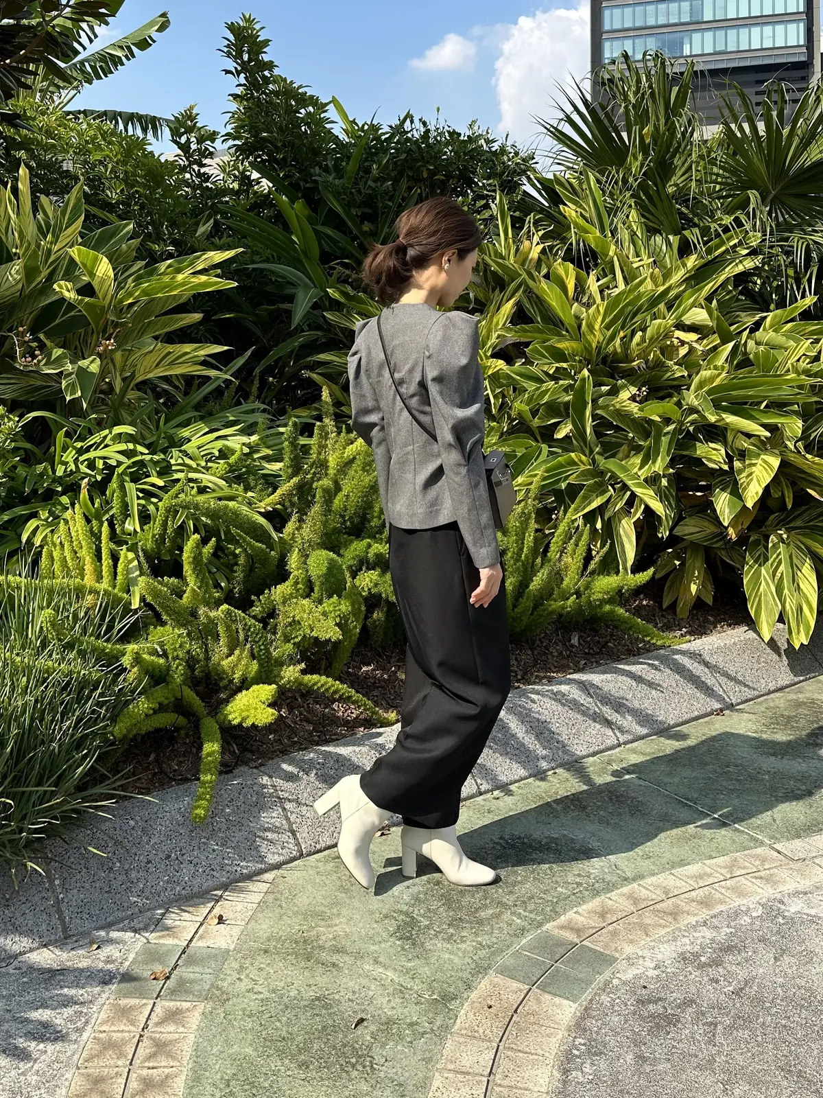 買い足したトップスのカラーはグレーの画像_2