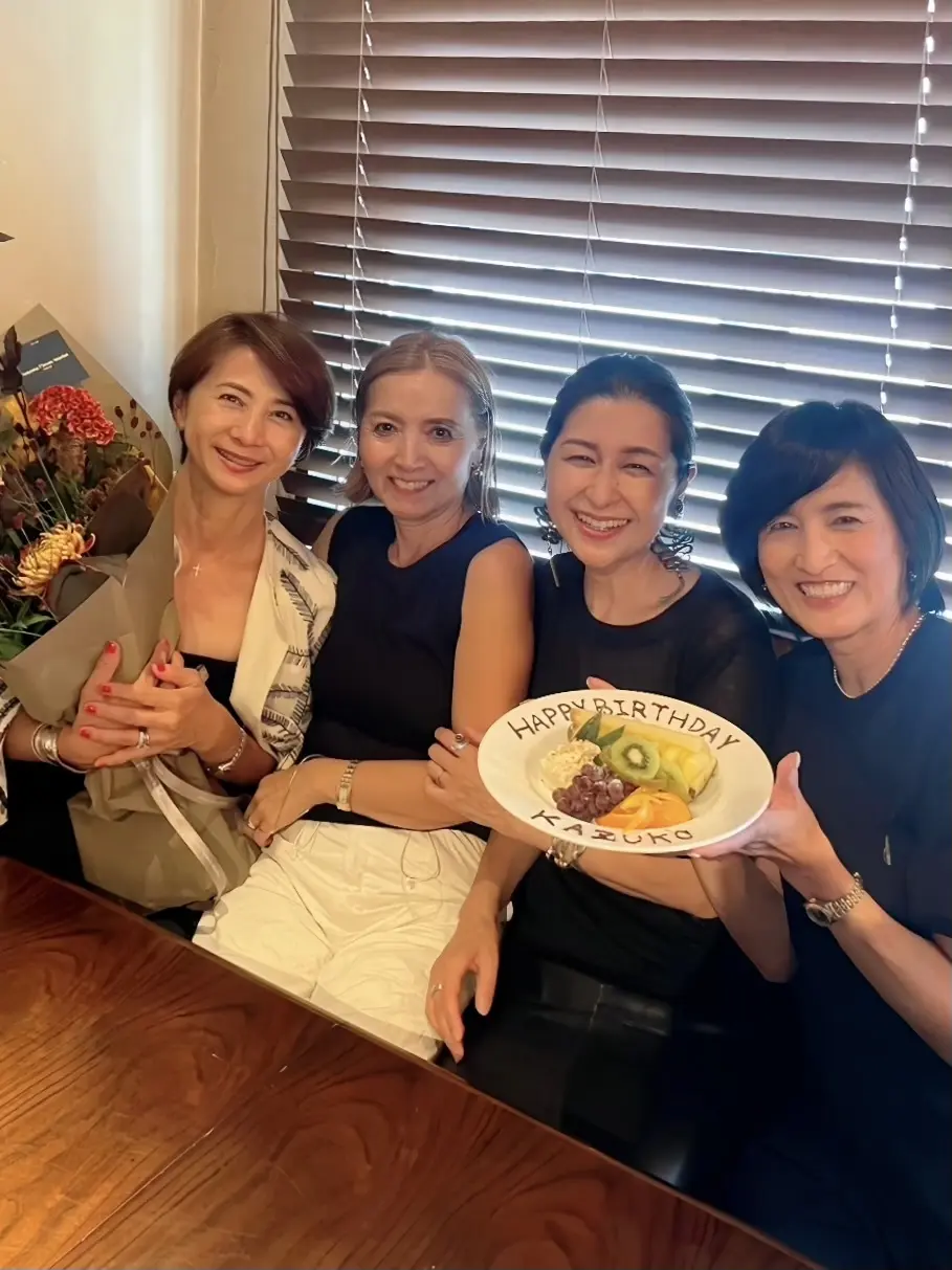 初秋に大活躍！半袖黒ニットの着回しお出かの画像_13