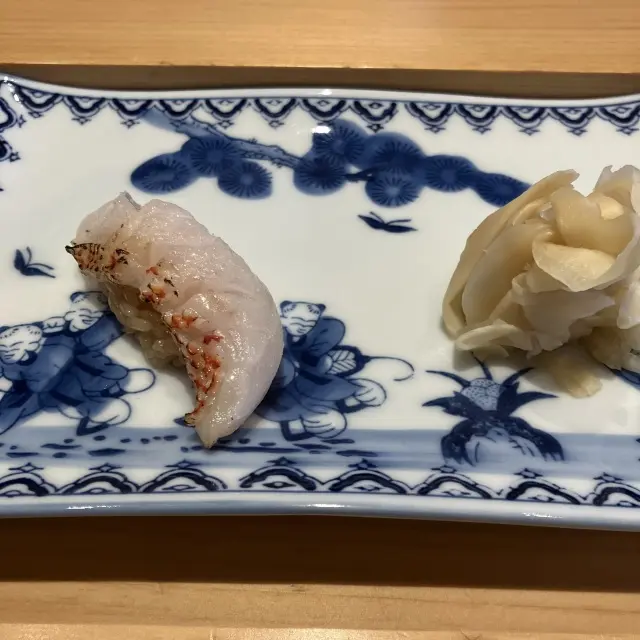 大人気寿司店の個室カウンターの画像_9