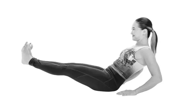 膝をなるべく伸ばし