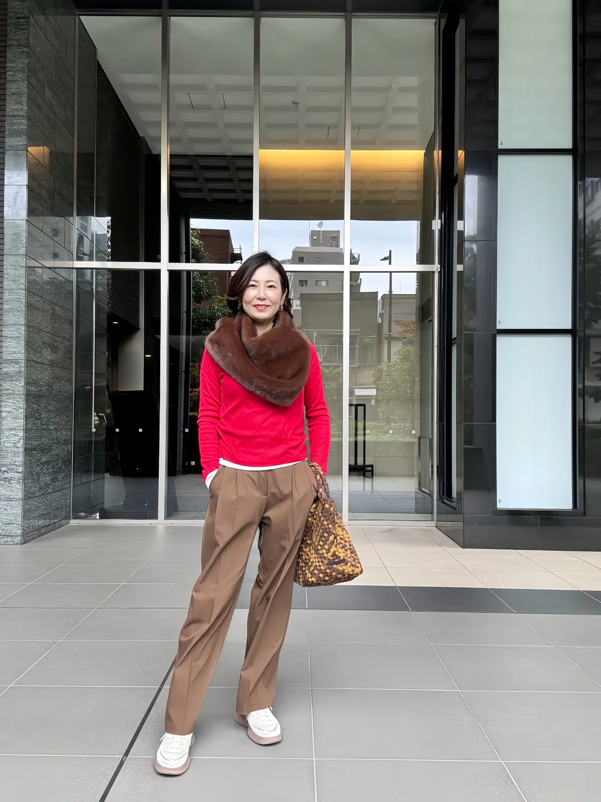 コートのインナーはGU赤で決まりの画像_5