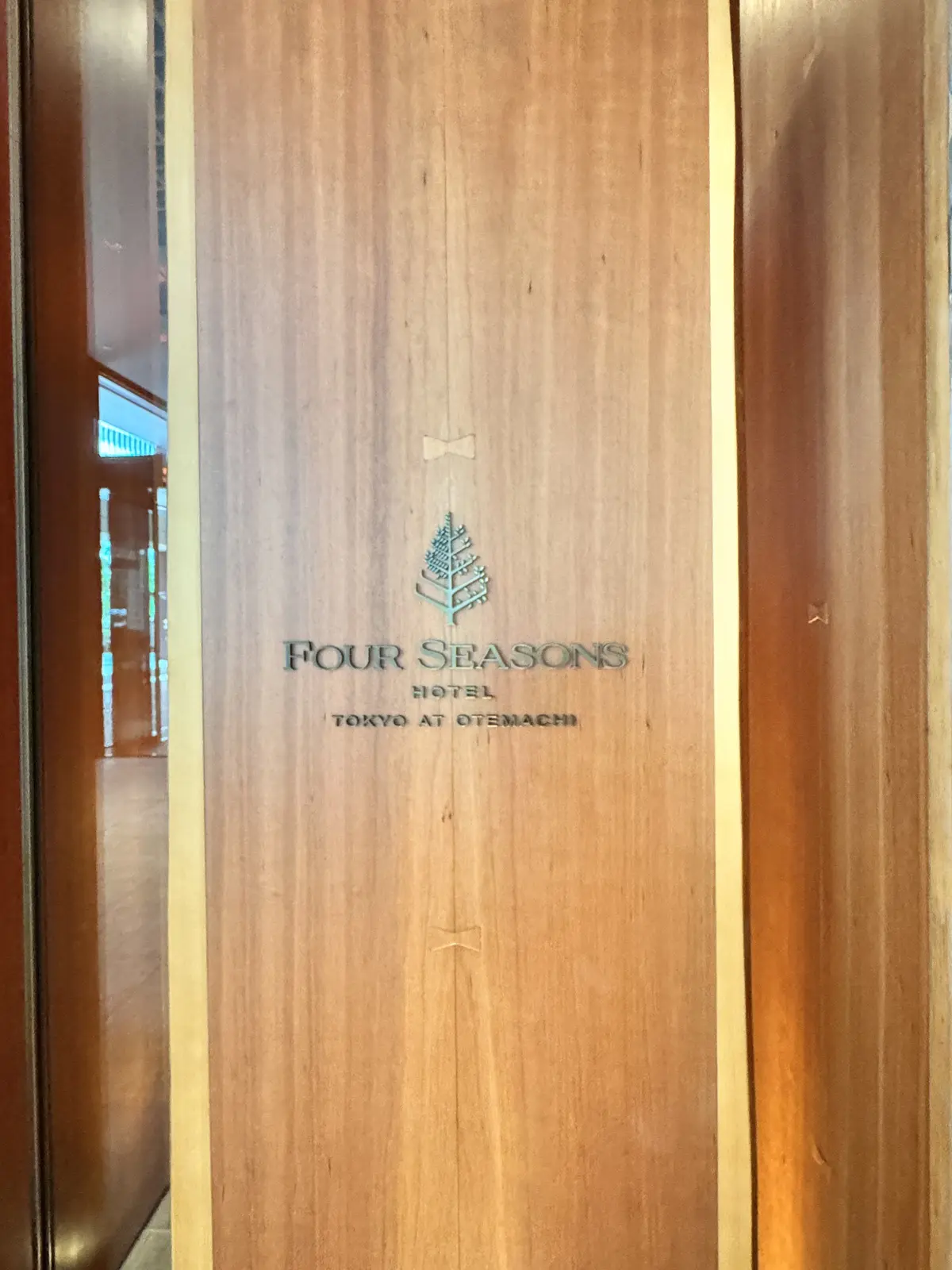 夏の終わりにユニクロパンツで上品ホテルラの画像_2