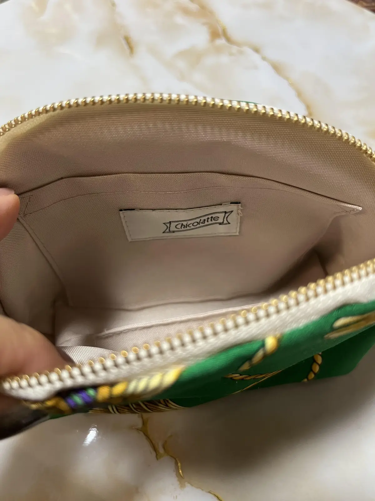 スカーフ柄のポーチの画像_3