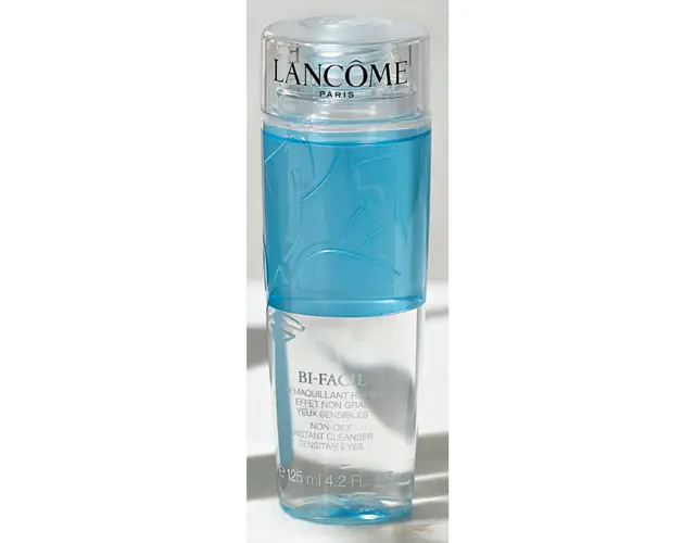 ロングセラーの人気リムーバー。ビファシル 125㎖ ￥4,950／ランコム