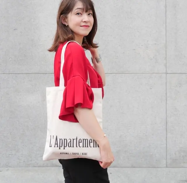 エクラ１０月号の特別付録「アパルトモン×エクラ」大人のロゴトートBAGでお出かけ