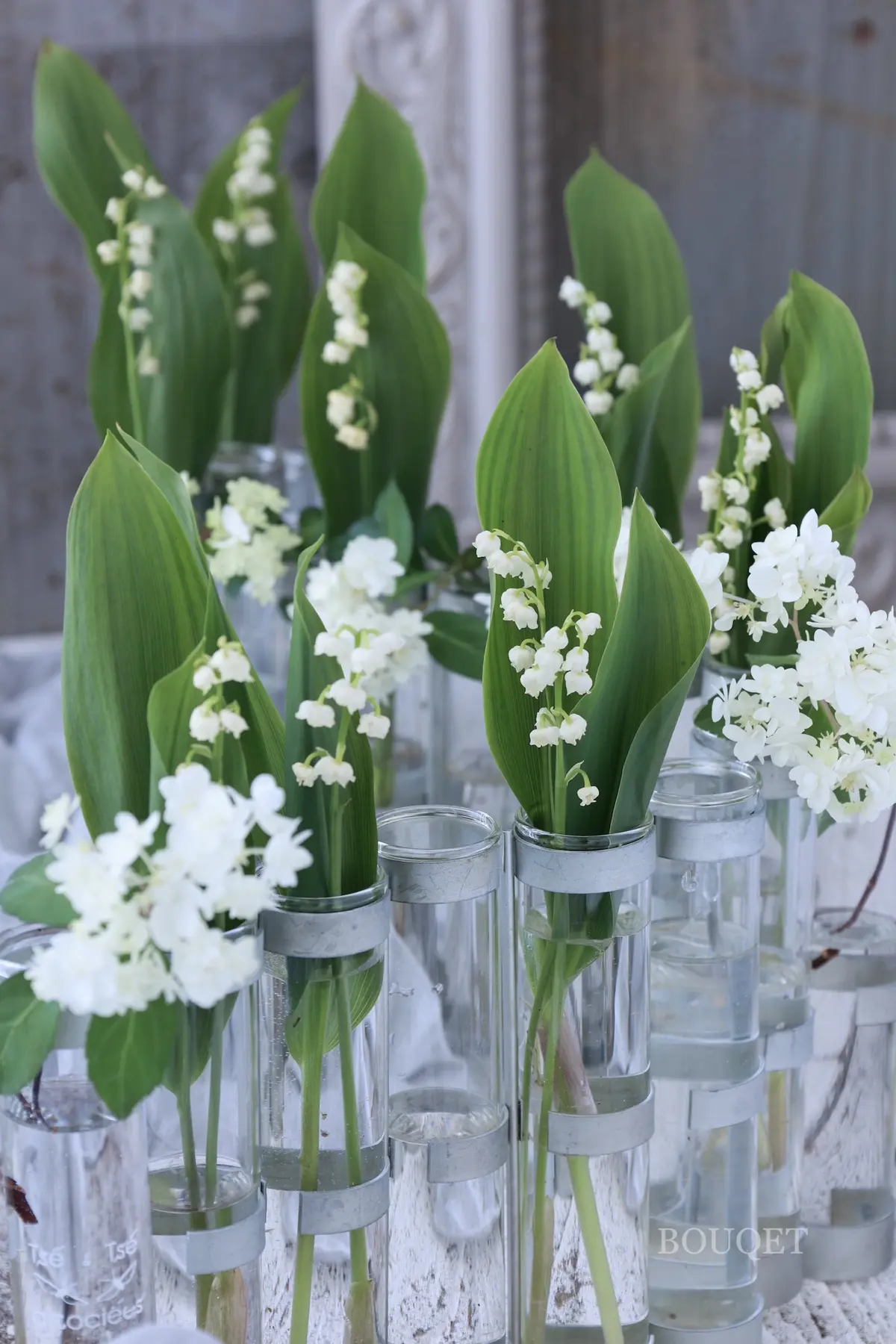 Tsé&Tsé associées  四月の花器　 ツェツェ・アソシエ    Vase d’Avril