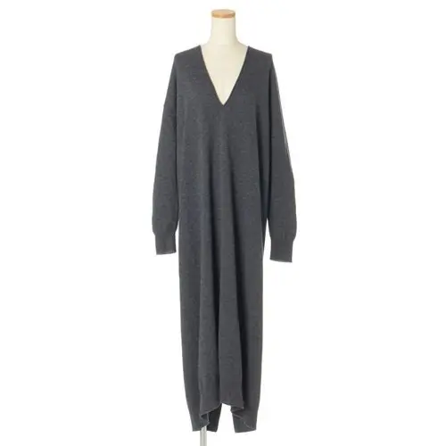 SACRA (サクラ) Vネックニット