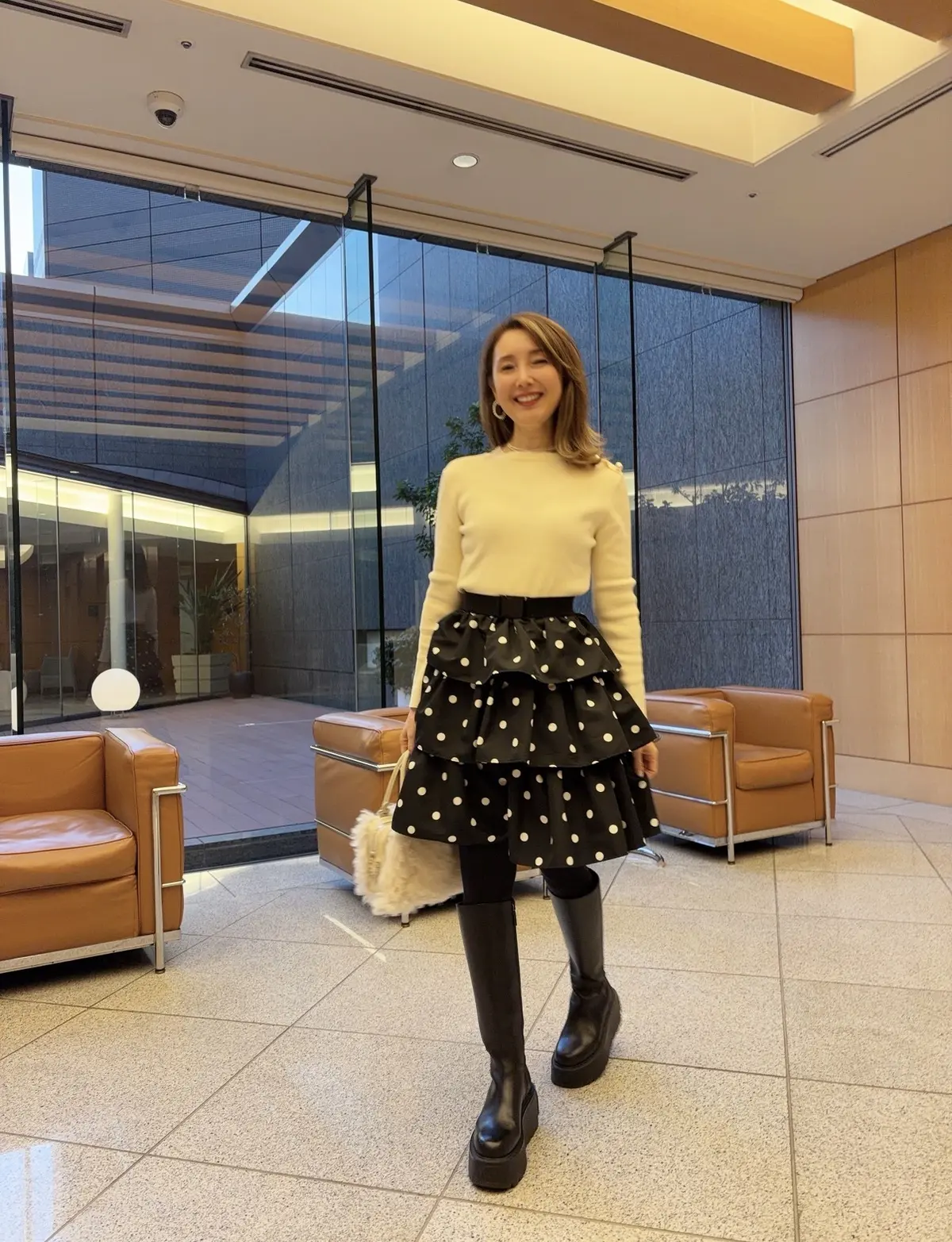 ミニスカート　スカートコーデ　ブーツコーデ　ランチコーデ　ロングブーツ