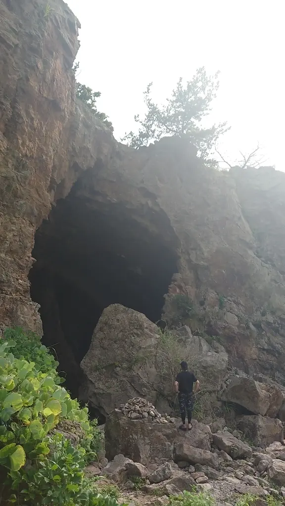 カンカネ洞入口