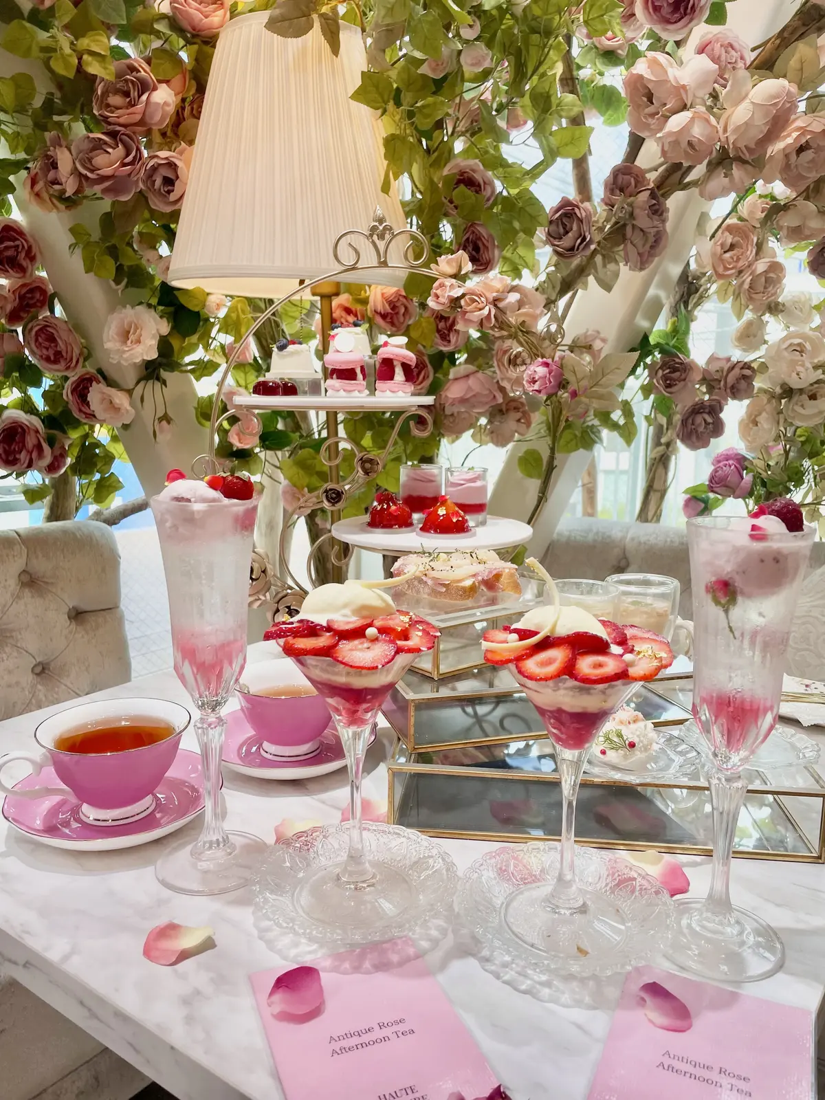 HAUTE COUTURE CAFE、オートクチュールカフェ、アフタヌーンティー専門店、表参道カフェ、オートクチュールカフェ表参道、HAUTE COUTURE CAFE 表参道、薔薇、薔薇のアフタヌーンティー、アフタヌーンティー、いちごパフェ、いちご、スイーツ、薔薇の店内、HAUTE COUTURE CAFE、オートクチュールカフェ、アフタヌーンティー専門店、表参道カフェ、オートクチュールカフェ表参道、HAUTE COUTURE CAFE 表参道、薔薇、薔薇のアフタヌーンティー、アフタヌーンティー、いちごパフェ、いちご、スイシルバーベルト、薔薇の店内、HAUTE COUTURE CAFE、オートクチュールカフェ、アフタヌーンティー専門店、表参道カフェ、オートクチュールカフェ表参道、HAUTE COUTURE CAFE 表参道、薔薇、薔薇のアフタヌーンティー、アフタヌーンティー、いちごパフェ、いちご、スイーツ、マカロン、ピンク、カップ&ソーサー、ピンクカップ、コーヒーカップ、ピンクコーヒーカップ、薔薇のカップ、ピンクワンピース、ワンピース、SHEIN、シーン、MOTF、ロングヘア、セミロングヘア、セミロング、ロングボブ、ノースリーブワンピース、ベルト、Vis、ビズ、シルバーベルト、薔薇の店内、