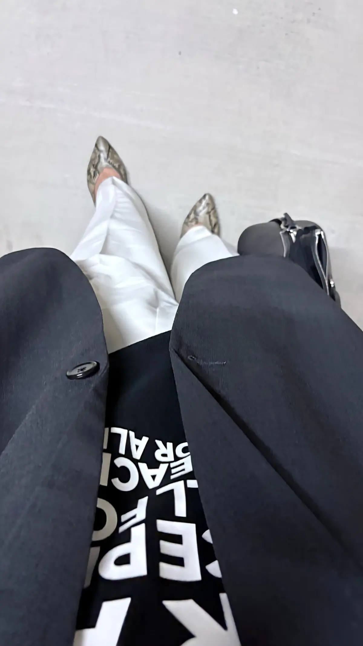 ハンサムコーデ　GU　ユニクロ　プチプラファッション　アラフィフコーデ　モノトーンコーデ