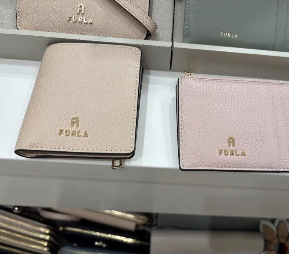 FURLA  フルラ　ミニ財布　小銭入れ　コインケース　高島屋　jマダム アラフィー　アラフィフ　名刺入れ　小銭入れ　ブランド財布　