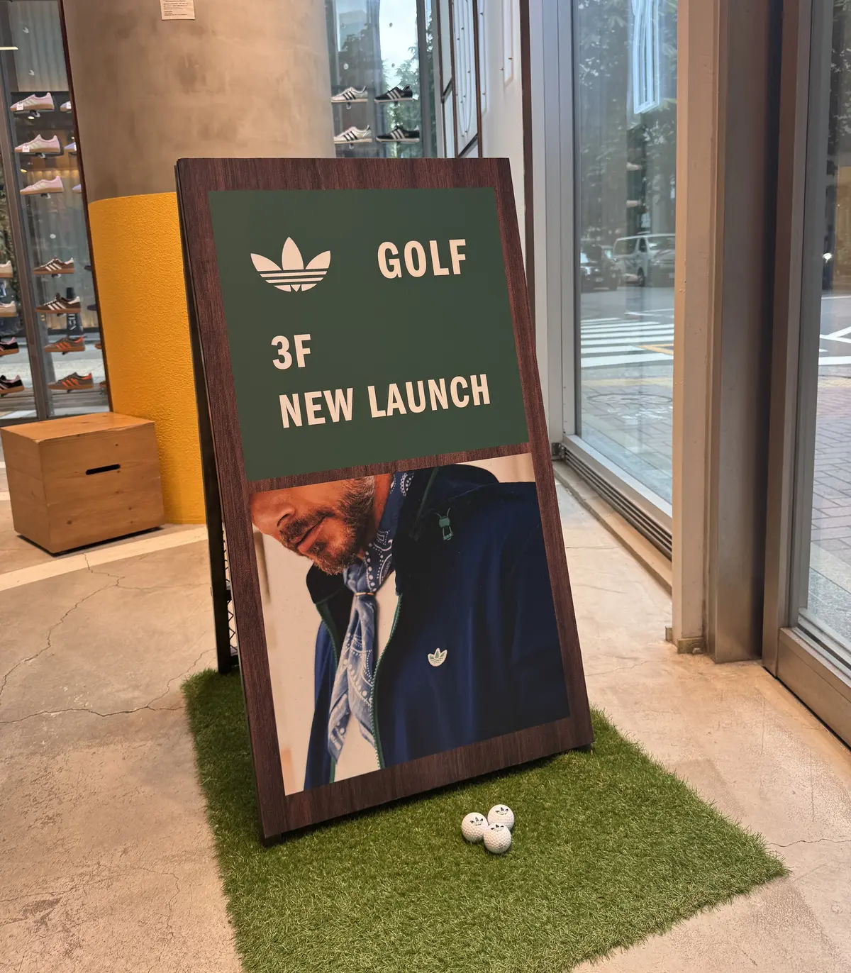 銀座のアディダスブランドコアショップ 3F ゴルフショップ 看板