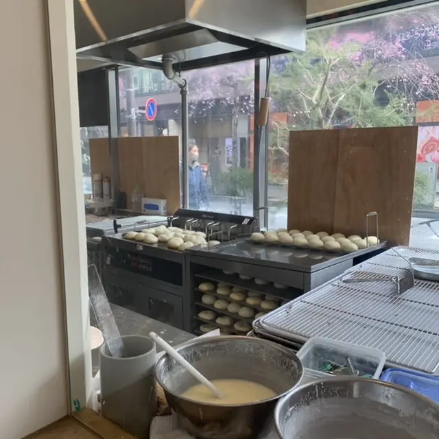 揚げる直前のドーナツ