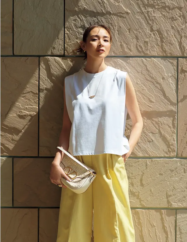 リネイヴのノースリーブのSHIHO