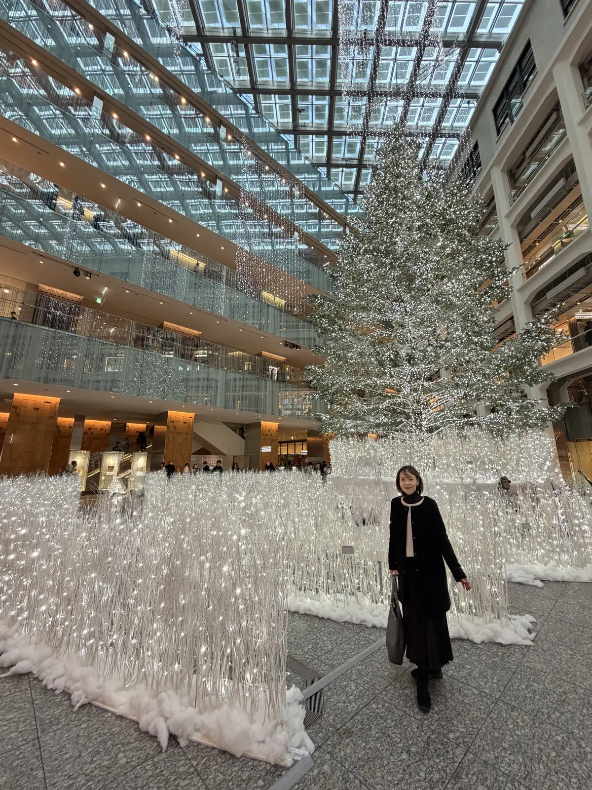 KITTEのクリスマスイベント「WHITE　KITTE」