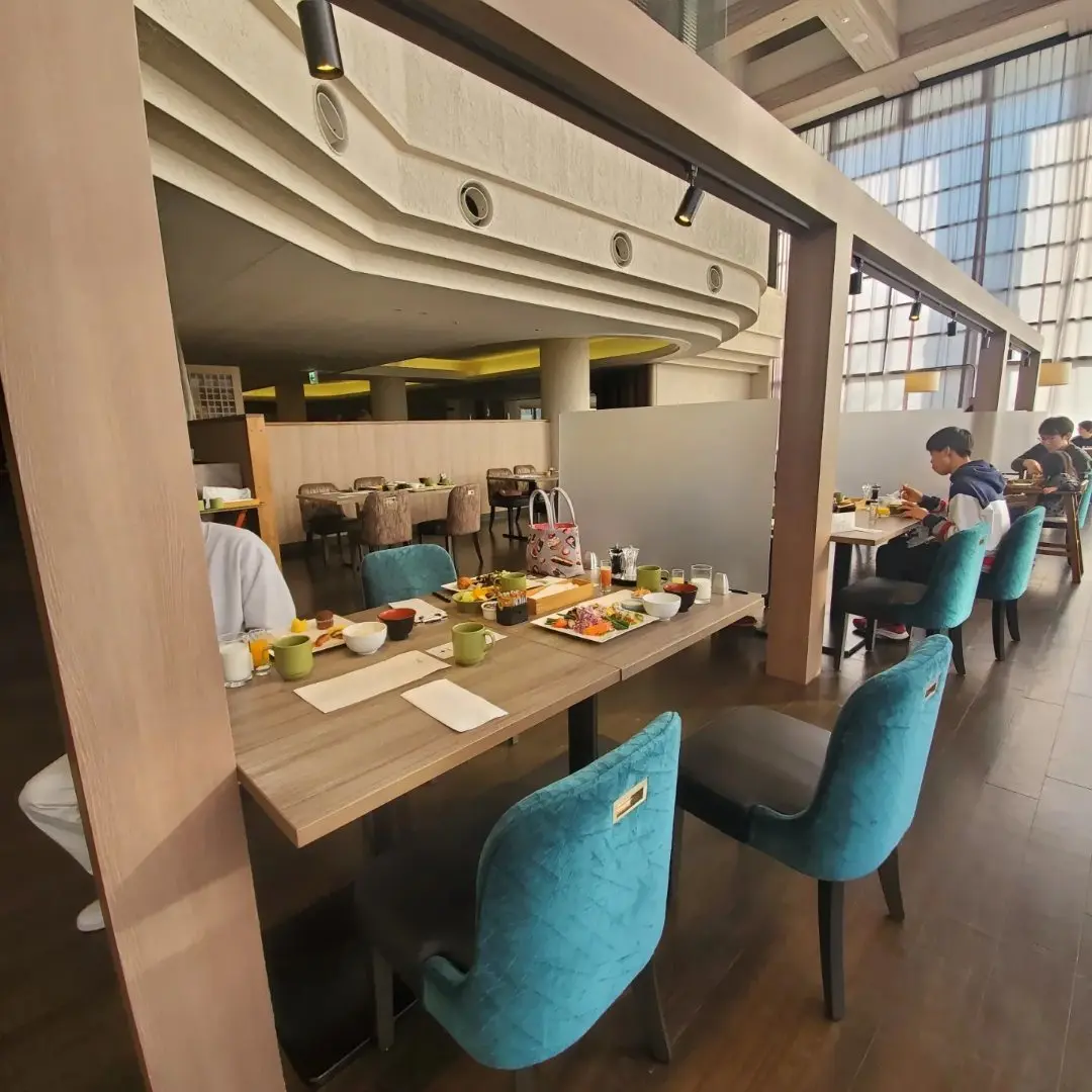 朝食はホテルのビュッフェ