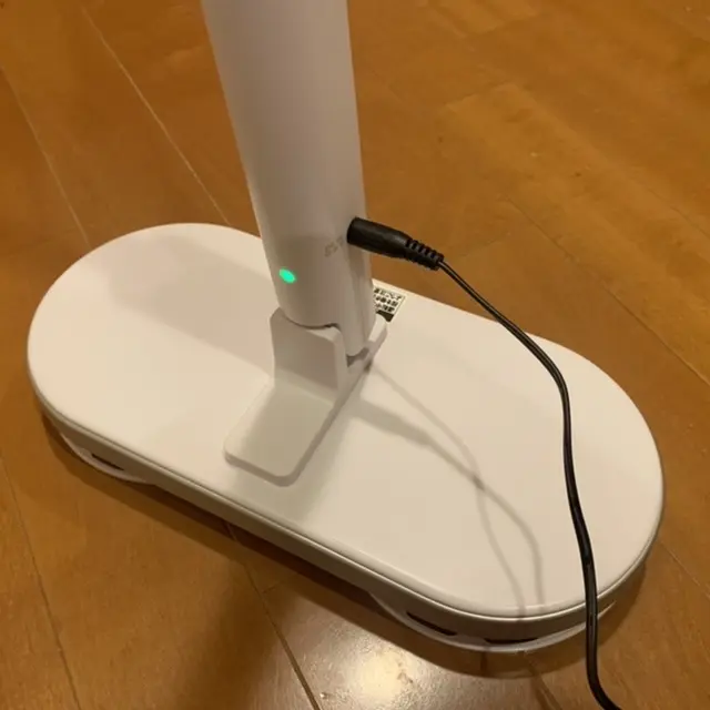 ネオプラスを充電中