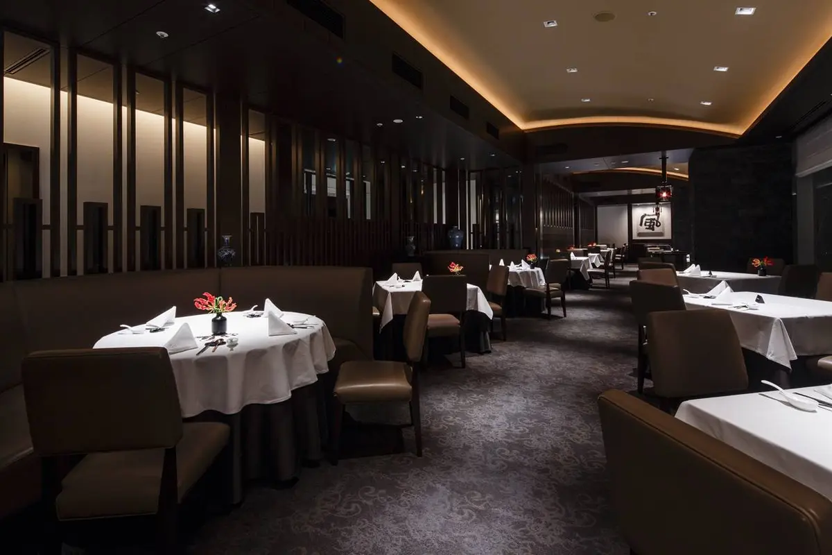 「ザ・キャピトルホテル 東急」中国料理「星ヶ岡」店内奥