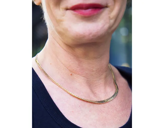 レア（外交官・パリ）重厚感あるスネークチェーン