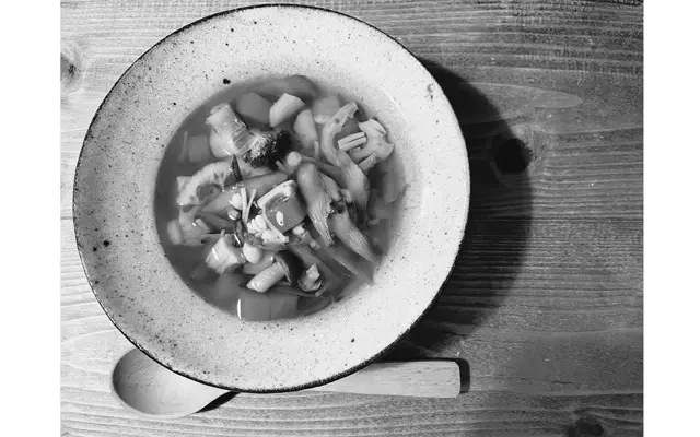 スープもサラダもおいしくて食べ応え抜群