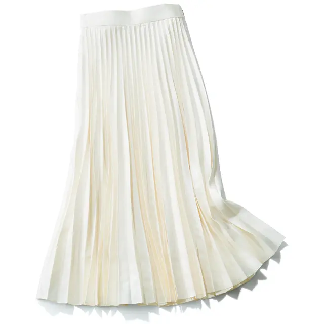 選ぶべきスカートはシャープな「プリーツ」