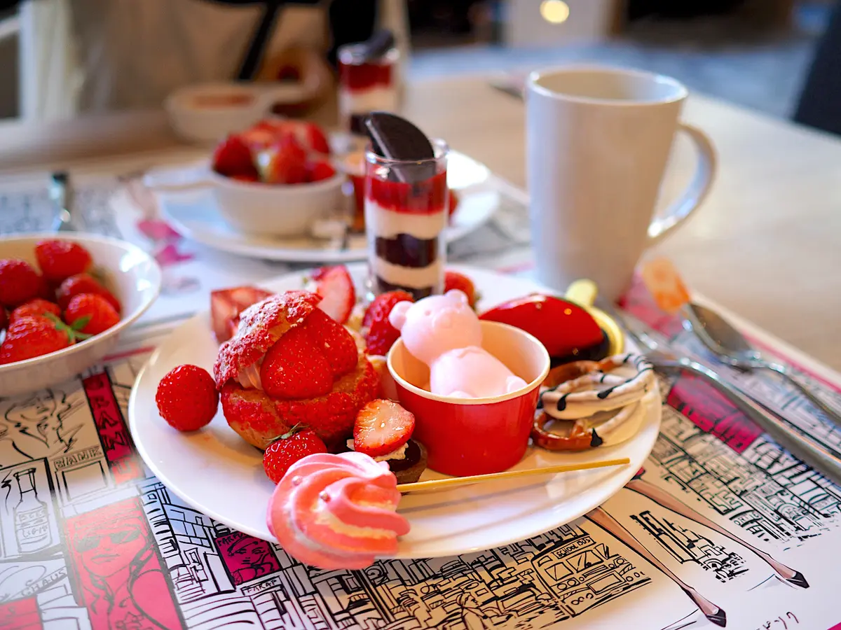 ブラック×ピンクが映える！ヒルトンのストの画像_10