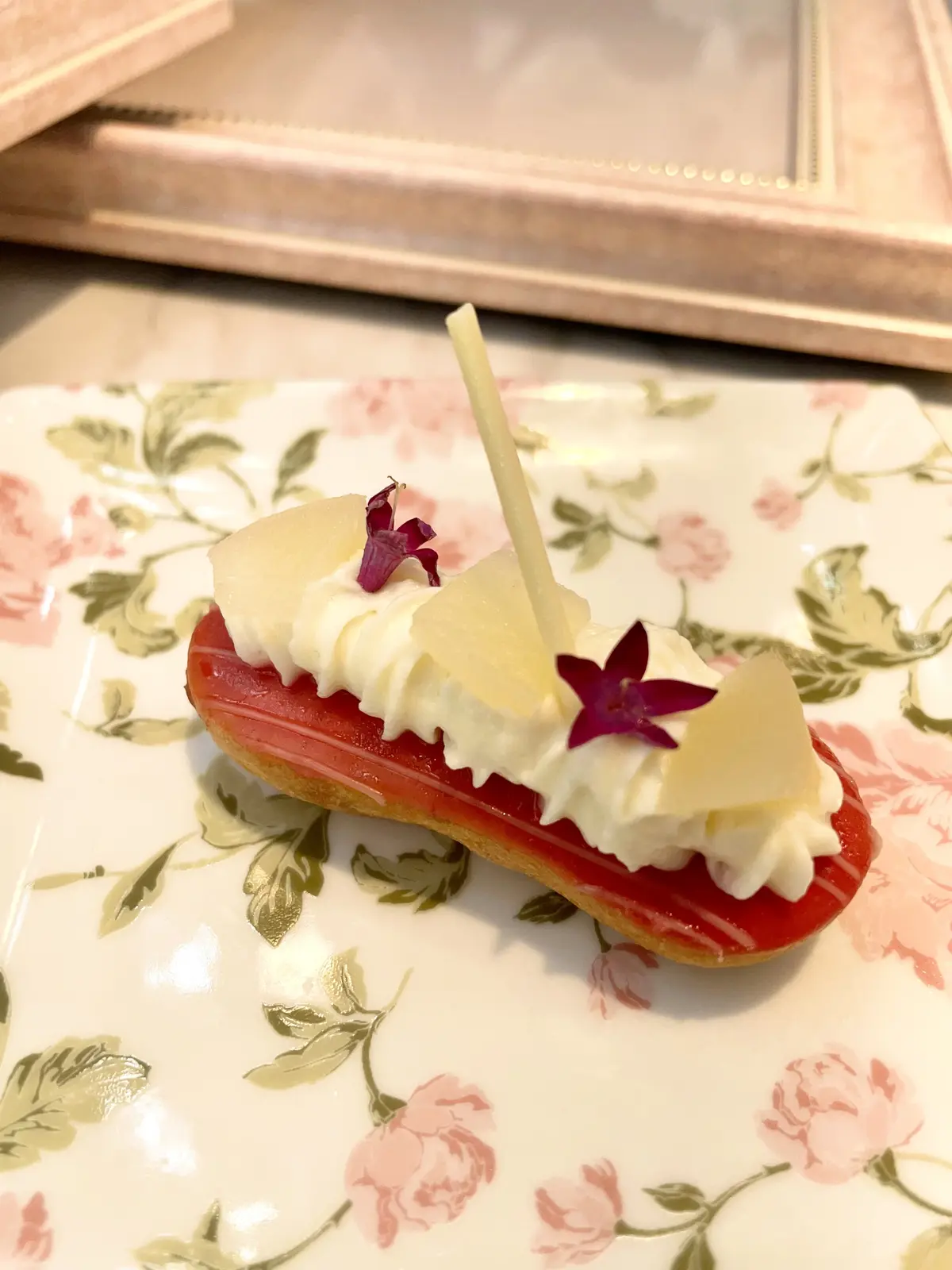 お花の世界が素敵！美味しい桃のアフタヌーの画像_15