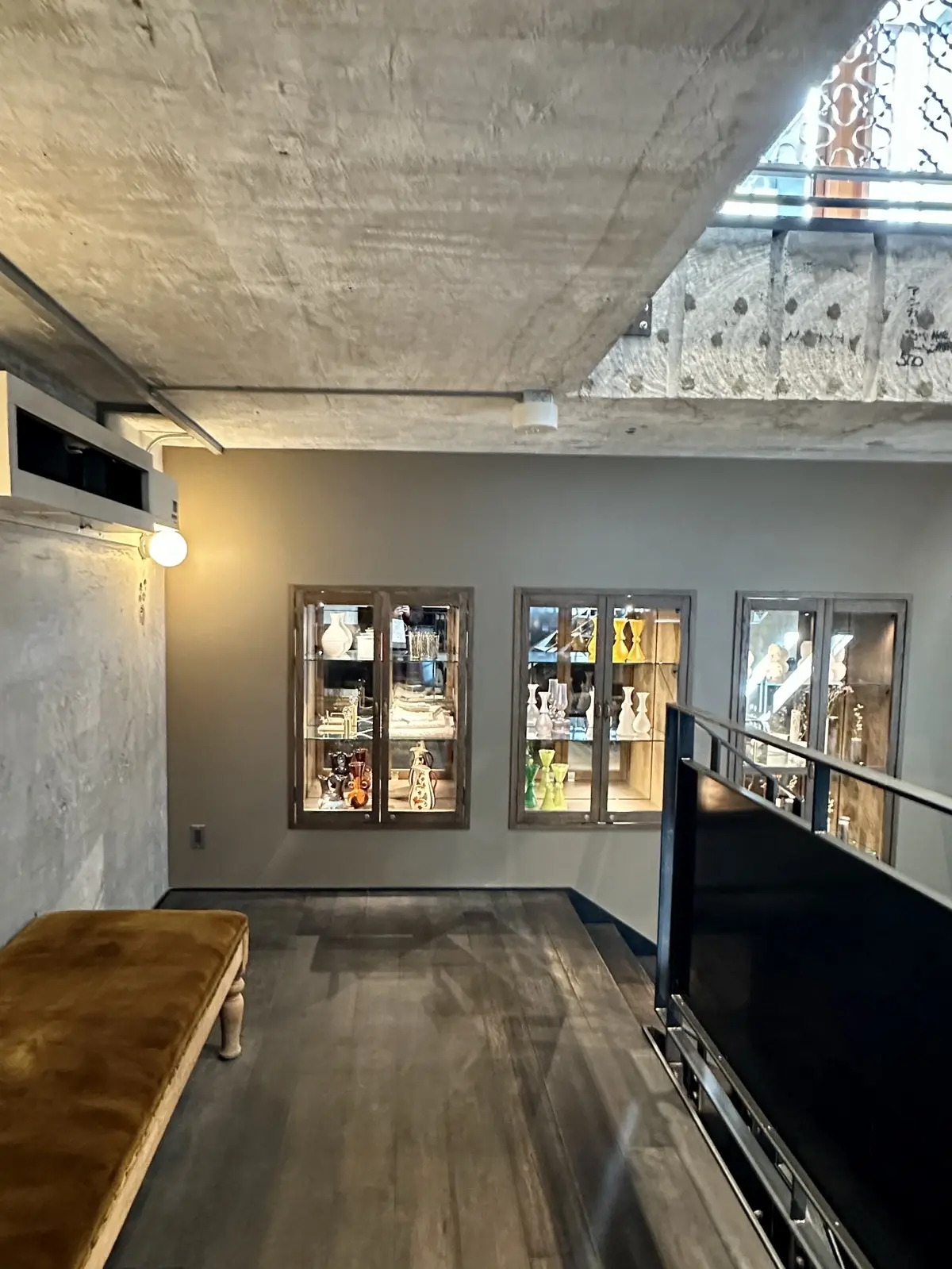 茅場町「BANK」内にある階段