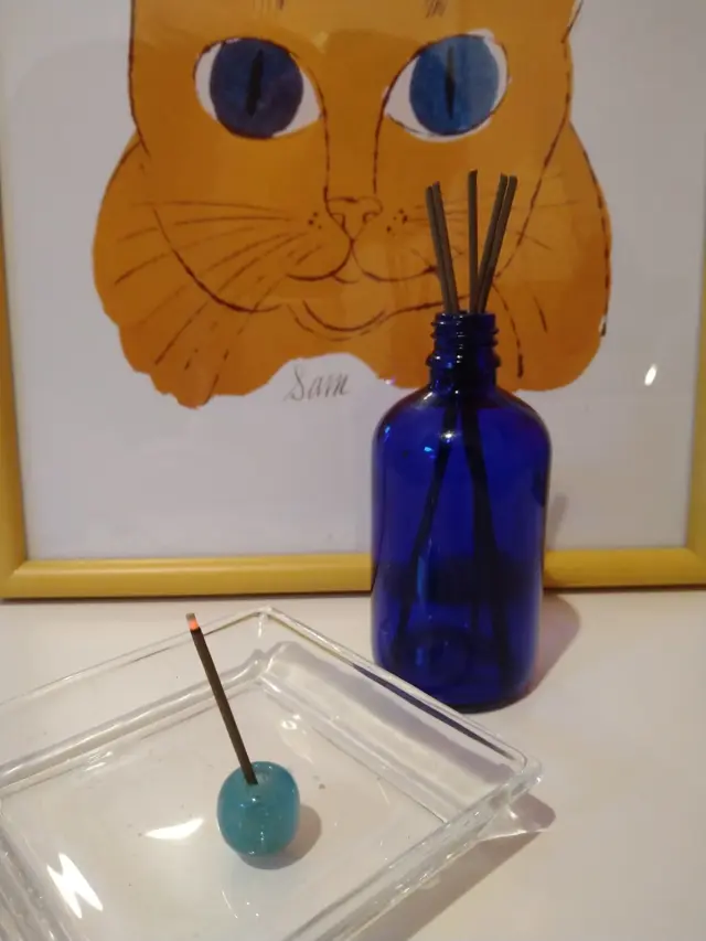 アート前のお香スペース