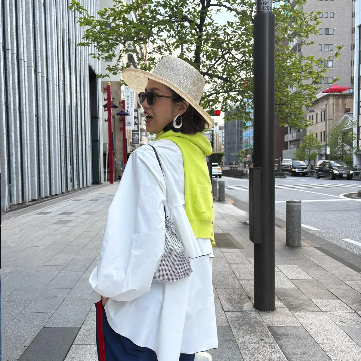 大人カジュアル　トラックパンツ　メンズコーデ　春コーデ