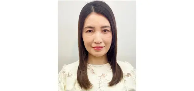 レイヤーカットは入れ方次第でスカスカせずふんわり仕上がる【50代髪型・ヘアスタイル】