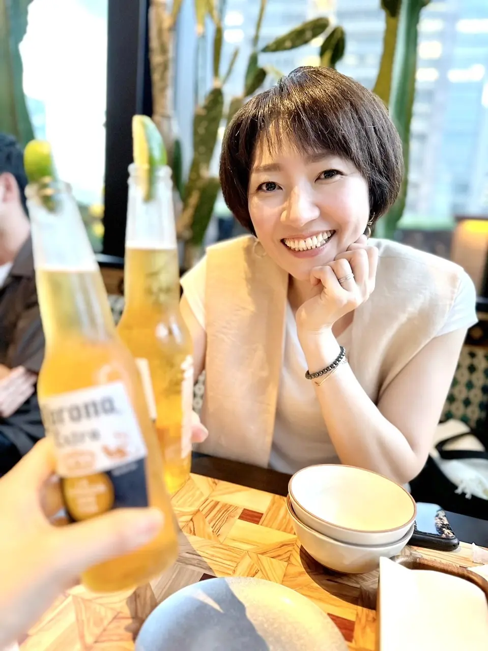 Molé TAQUERIA Y BAR con la cerveza de Corona