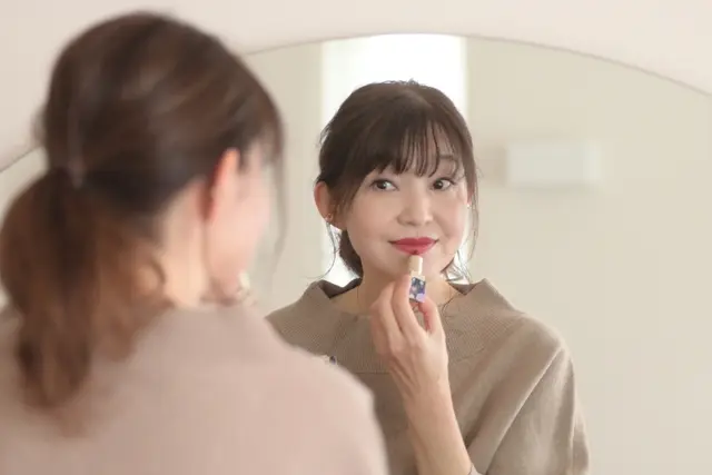 クレ・ド・ポーボーテ　ルージュアレーブル 527 Ruby’s Sparkでメイクしています。