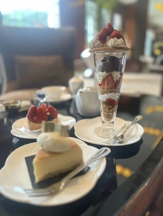 初夏のエクシブ京都八瀬離宮 ロビーラウンジ。