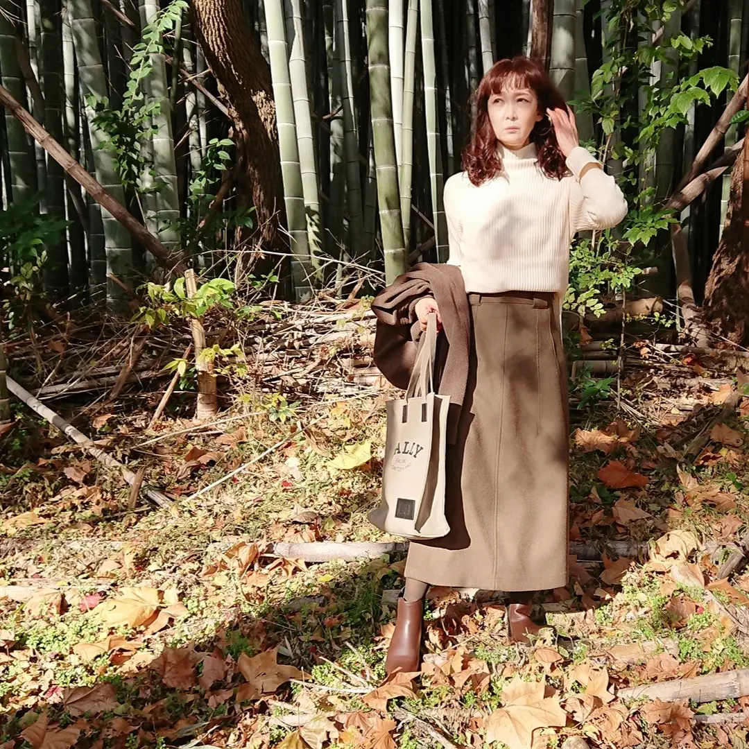 ベージュニット   ロングスカート   ブラウンショートブーツ