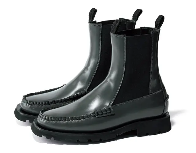 へリューのショートブーツ￥77,000