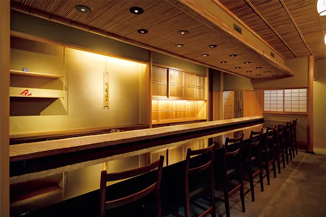 むだな装飾がなく、凛と美しいカウンター