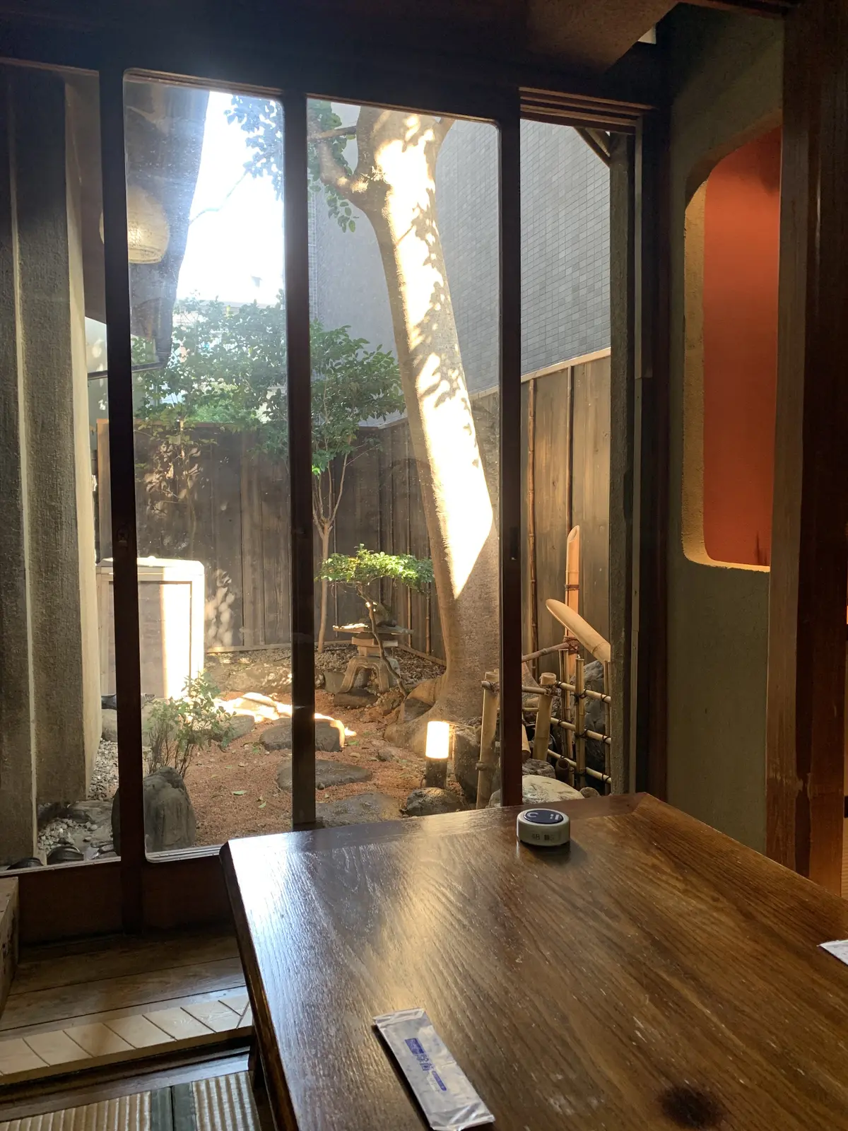 神楽坂おいしんぼ店内の箱庭