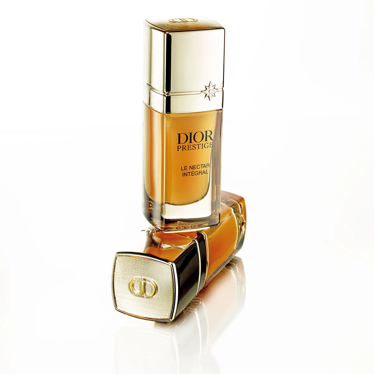 凛と引き締まったハリつやを育む ブランドが誇る最高峰の美容液